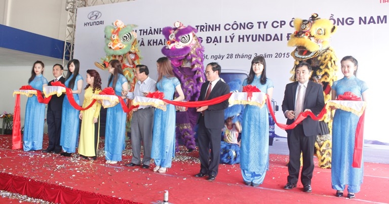Cắt băng khai chương đại lý ô tô Hyundai chính thức tại Dak Lak