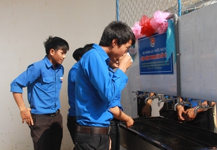 Các em học sinh Trường THPT Trần Hưng Đạo