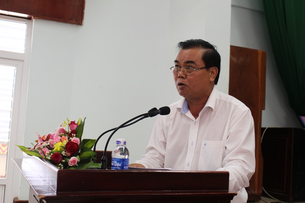 Bí thư Tỉnh ủy Êban Y Phu phát biểu chỉ đạo tại hội nghị.