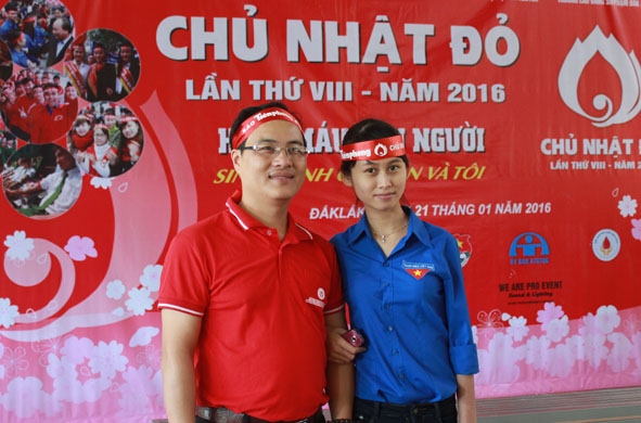Anh Mai Tiến Hùng tại Ngày hội Chủ nhật đỏ lần thứ VIII năm 2016.