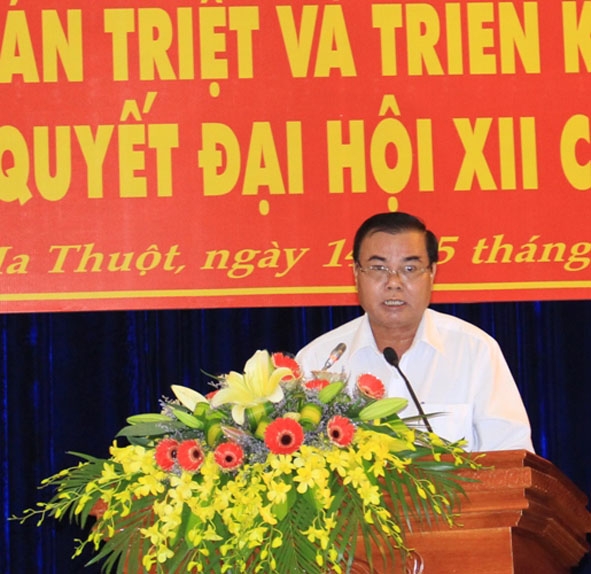 Đồng chí Êban Y Phu, Bí thư Tỉnh ủy phát biểu chỉ đạo tại hội nghị.  Ảnh: Hoàng Gia