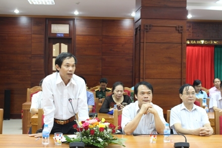 Phó Tổng Biên tập Báo Đắk Lắk Dinh Xuân Toản phát biểu tại buổi gặp mặt.