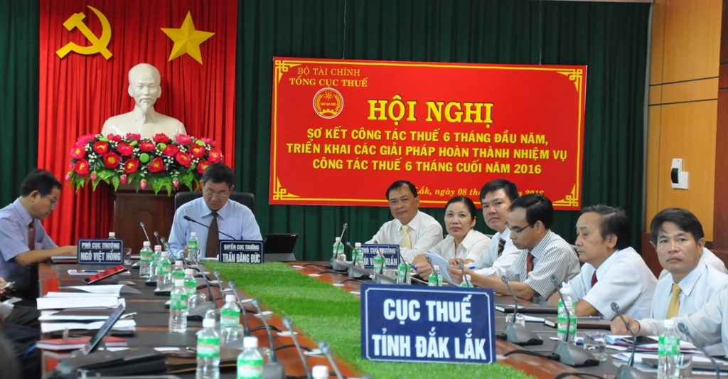 Các đại biểu tham dự đầu cầu Đắk Lắk