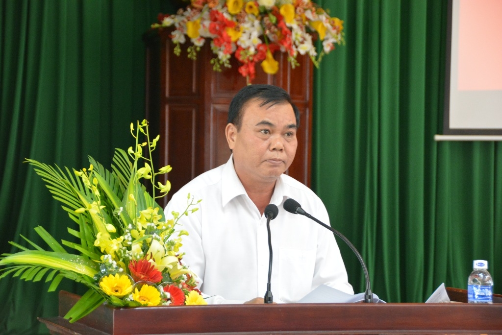 Bí thư Tỉnh ủy Êban Y Phu phát biểu chỉ đạo tại hội nghị.