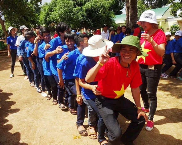 Đoàn viên thanh niên huyện Krông Pắc tham gia chương trình  “Một ngày trải nghiệm”.