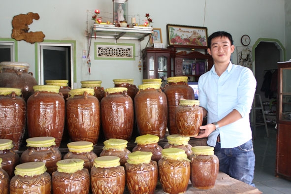 Cơ sở sản xuất rượu cần của gia đình chị Trương Thị Hoa  ở buôn Ea Yông B, xã Ea Yông (huyện Krông Pắc). 