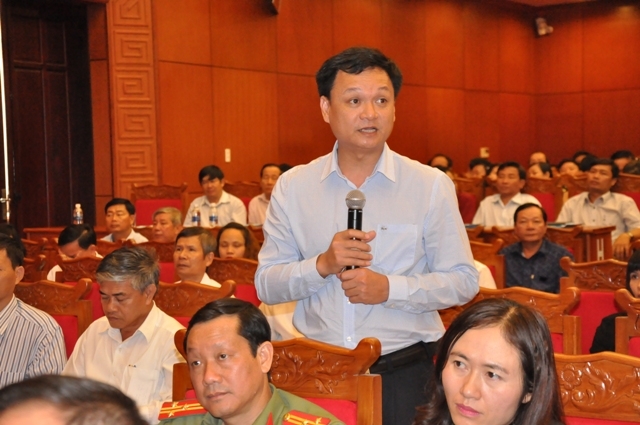 Phó Chủ tịch UBND thành phố Buôn Ma Thuột Hưng phát biểu tham luận tại Hội nghị.