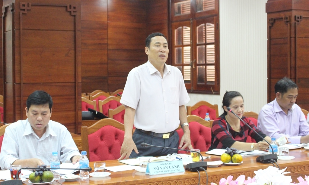 Phó Chủ tịch UBND tỉnh Võ Văn Cảnh phát biểu tại buổi làm việc