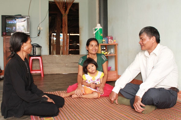 Gia đình chị H'Pê Niê ở buôn H'đớk, xã Ea Kao được hỗ trợ xây dựng nhà theo Chương trình 167 giai đoạn 2. 