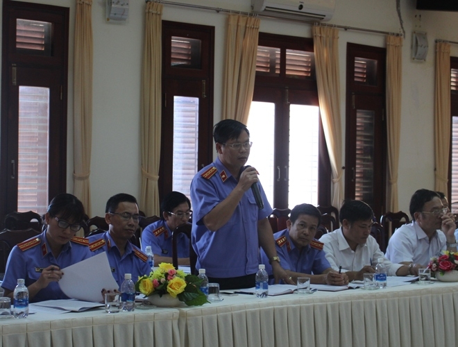 Đại diện Viện KSND tỉnh đóng góp ý kiến tại hội nghị.