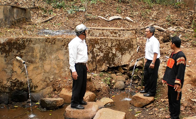 Bến nước của đồng bào dân tộc thiểu số ở Buôn Tring, phường An Lạc, thị xã Buôn Hồ. 