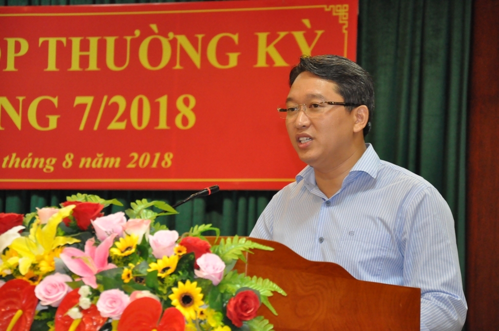 Phó Chủ tịch Thường trực UBND tỉnh Nguyễn Hải Ninh phát biểu chỉ đạo tại phiên họp