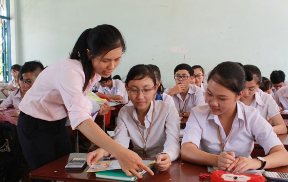 Một buổi ngoại khóa về giới tính và sức khỏe sinh sản cho học sinh Trường THPT Ngô Gia Tự (huyện Ea Kar). 