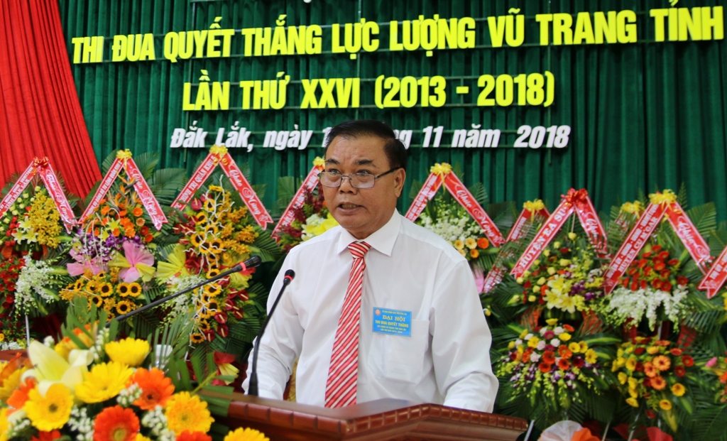 Bí thư Tỉnh ủy Êban Y Phu ghi nhận, biểu dương những thành tích mà cán bộ, chiến sĩ LLVT tỉnh đã đạt được trong phong trào Thi đua Quyết thắng