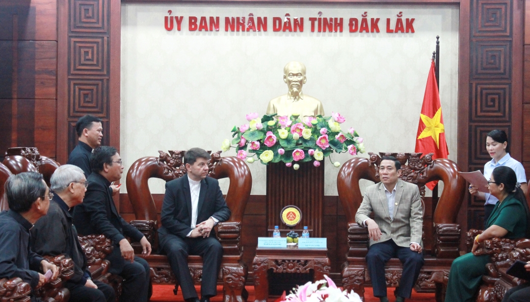 Phó Chủ tịch UBND tỉnh Võ Văn Cảnh tiếp 