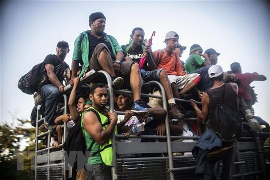 Xe chở người di cư Honduras tại khu vực Mapastepec, bang Chiapas, Mexico trong hành trình tới Mỹ. 