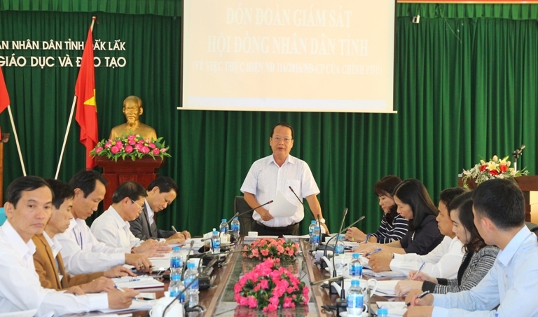 Trưởng Ban Pháp chế HĐND tỉnh Phạm Hát phát biểu tại buổi giám sát.