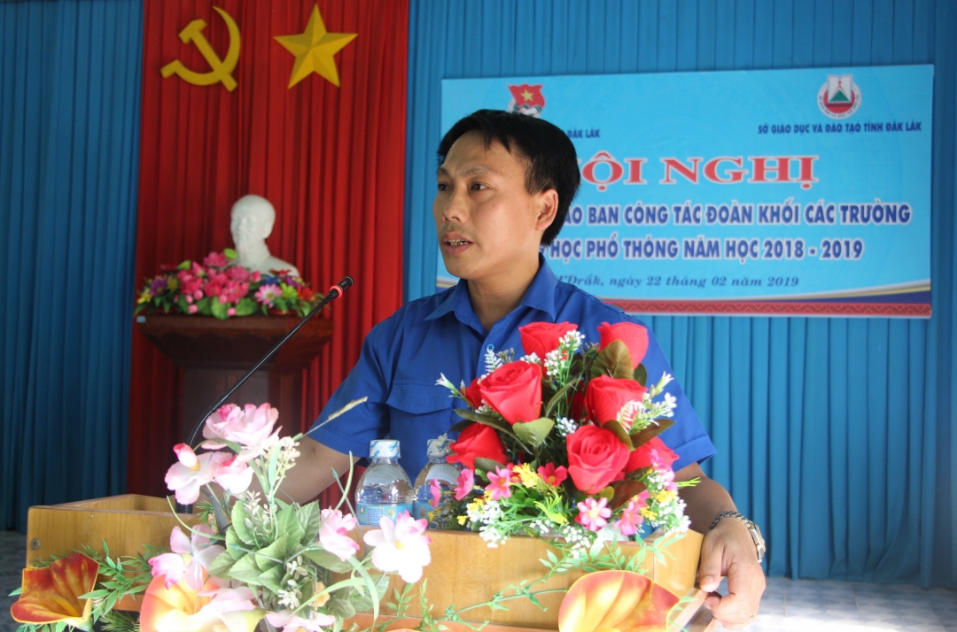 Phó Bí thư Tỉnh Đoàn Nguyễn Ngọc Hoàng phát biểu khai mạc hội nghị.