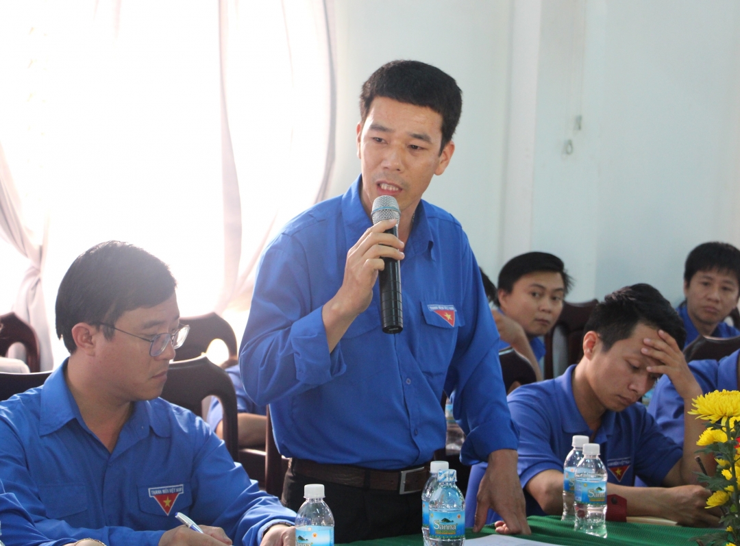 Bí thư Đoàn trường THPT Nguyễn Tất Thành (huyện M’Đrắk), Nguyễn Khắc Kính ý kiến về công tác tập hợp thanh niên.