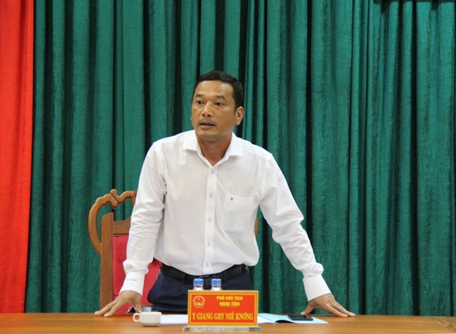 Phó Chủ tịch UBND tỉnh Y Giang Gry Niê Knơng phát biểu tại Hội nghị