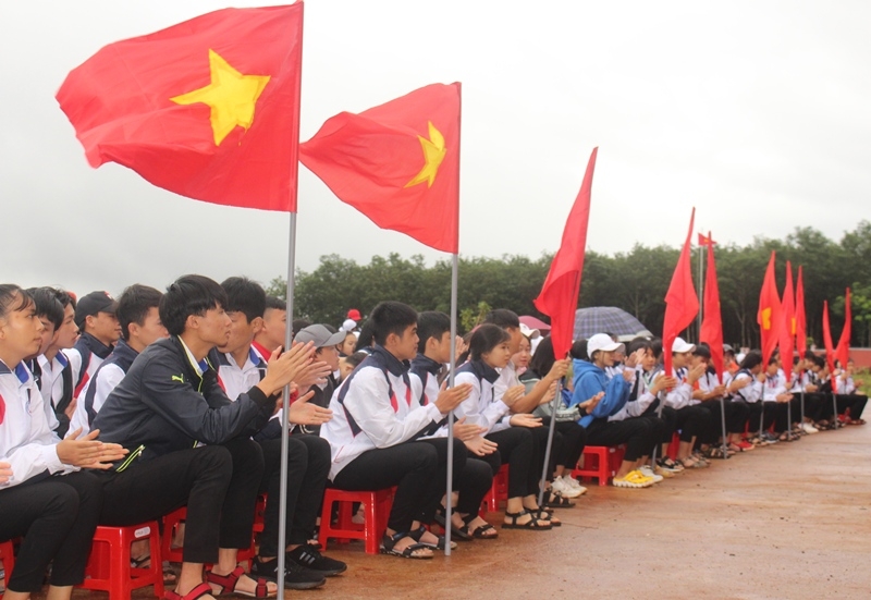 Học sinh Trường THPT Võ Văn Kiệt (huyện Ea H'leo) tham dự Lễ khai giảng năm học 2019-2020.