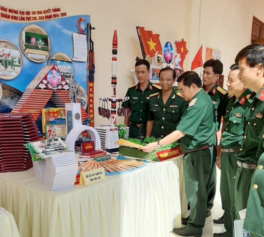 Gian trưng bày chào mừng Đại hội Thi đua Quyết thắng Lực lượng vũ trang Quân khu 5 của Bộ Chỉ huy Quân sự tỉnh