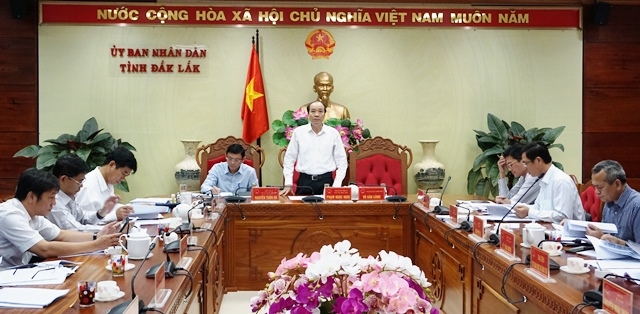 Phó Bí thư Tỉnh ủy, Chủ tịch UBND tỉnh Phạm Ngọc Nghị phát biểu tại Phiên họp.