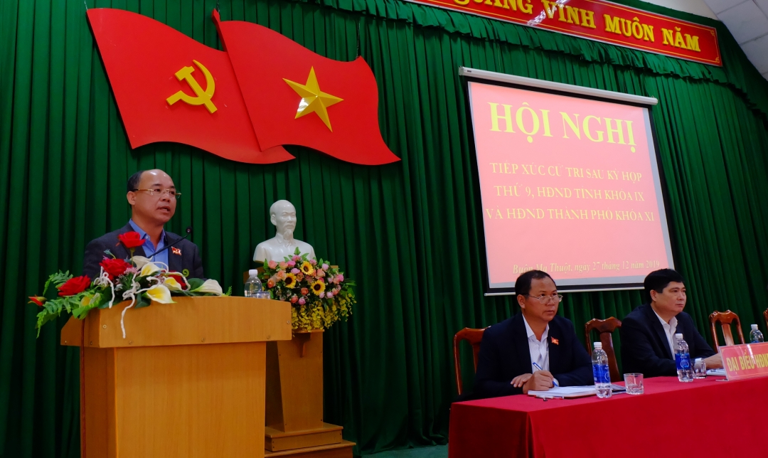 Chủ tịch UBND thành phố Trương Công Thái trả lời ý kiến cử tri tại hội nghị