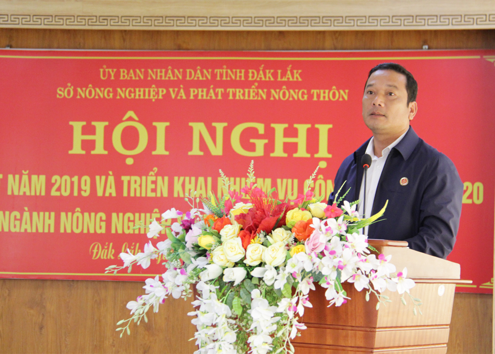Phó Chủ tịch UBND tỉnh Y Giang Gry Niê Knơng phát biểu chỉ đạo hội nghị