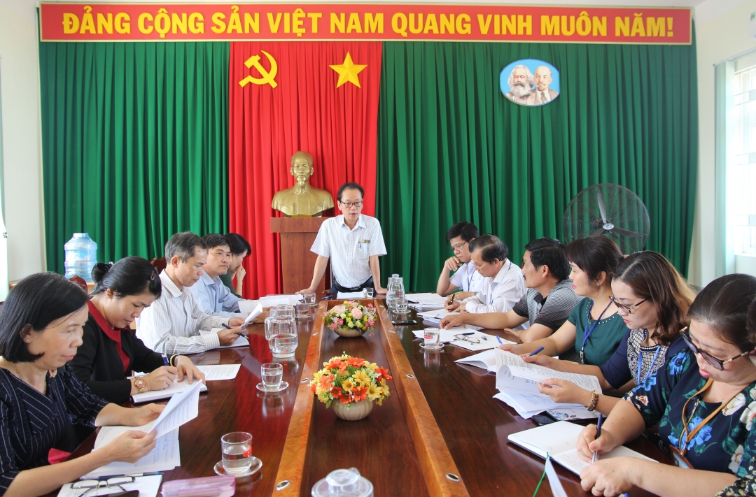 Phó Giám đốc Sở Y tế Nguyễn Văn Hùng phát biểu tại Trung tâm Y tế TP. Buôn Ma Thuột.