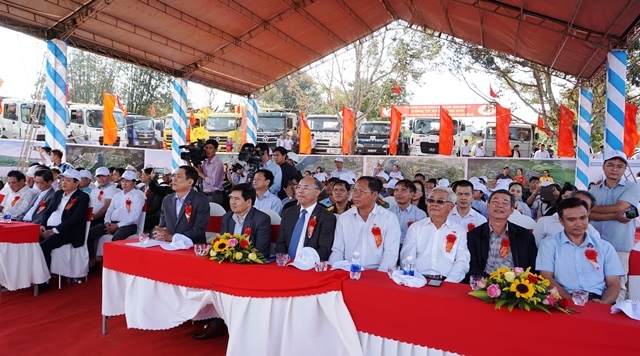 Các đại biểu tham dự Lễ khởi công.