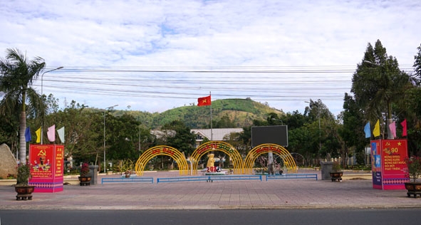 Hoa viên thị trấn Krông Kmar. 