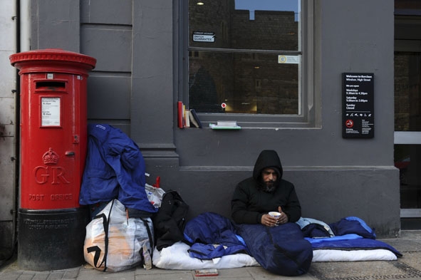Người vô gia cư trên đường phố ở Windsor, phía tây thủ đô London, Anh. 