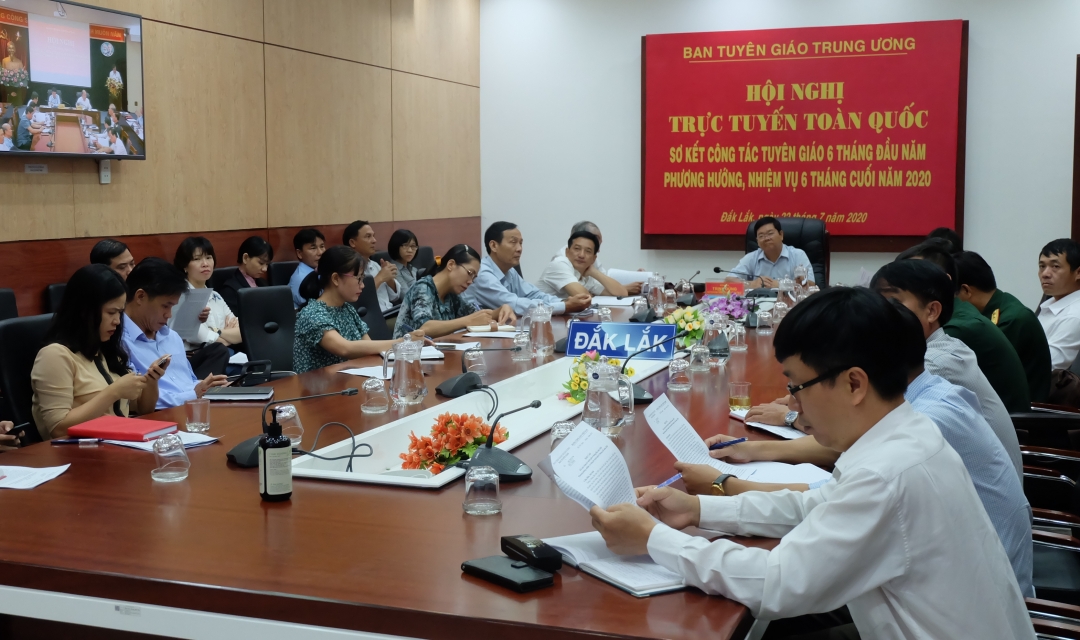 Các đại biểu tham dự hội nghị tại điểm cầu tỉnh Đắk Lắk