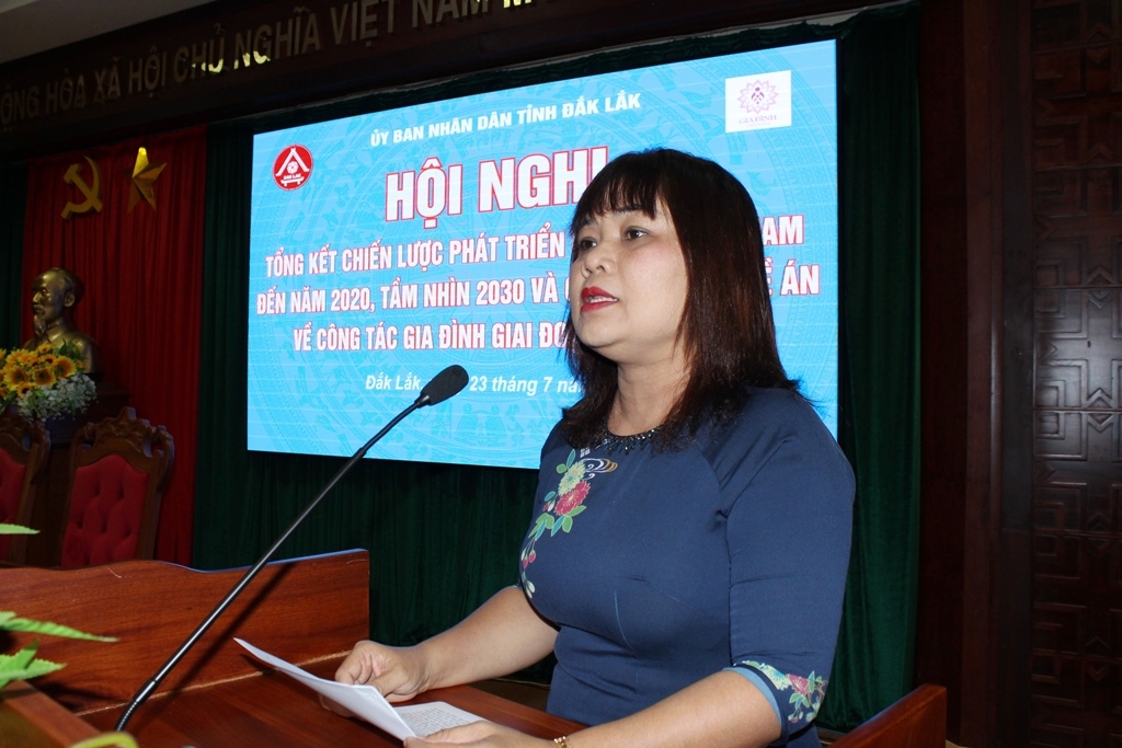Đồng chí H'Yim Kđoh phát biểu tại hội nghị