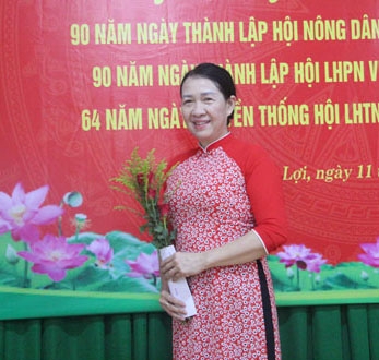 Bà Đinh Thị Kim Thu nhiều năm liền được Hội LHPN các cấp tuyên dương.