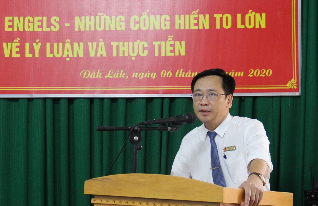 T.S Đỗ Văn Dương, Phó Hiệu trưởng Trường Chính trị phát biểu đề dẫn