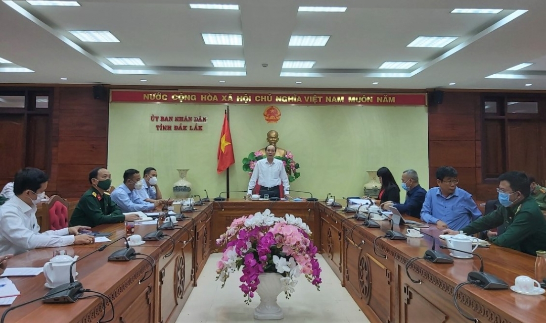 Chủ tịch UBND tỉnh, Trưởng Ban Chỉ đạo phòng chống dịch Covid-19 cấp tỉnh Phạm Ngọc Nghị kết luận tại cuộc họp