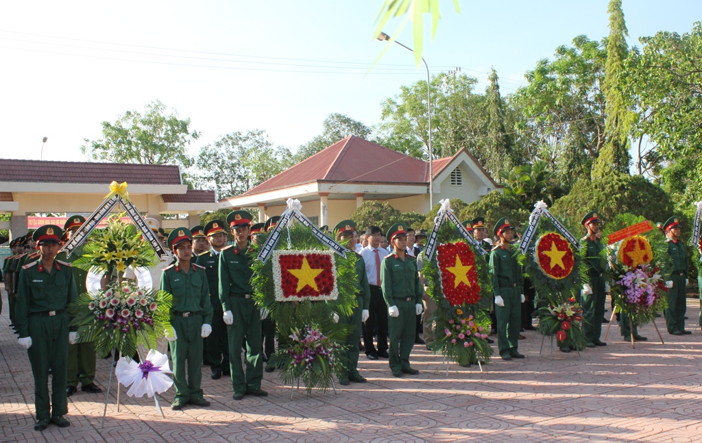 Huyện Ea Súp tổ chức trọng thể lễ truy điệu, an táng hài các cốt liệt sĩ vừa được tìm thấy vào tháng 3-2021