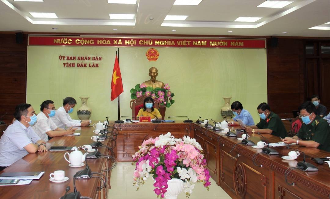Các đại biểu tham dự cuộc họp tại điểm cầu UBND tỉnh Đắk Lắk.