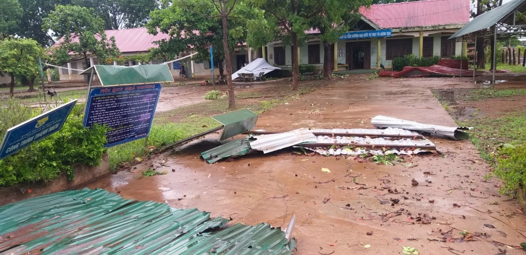 Cơ sở vật chất trường Tiểu học Kim Đồng bị hư hỏng