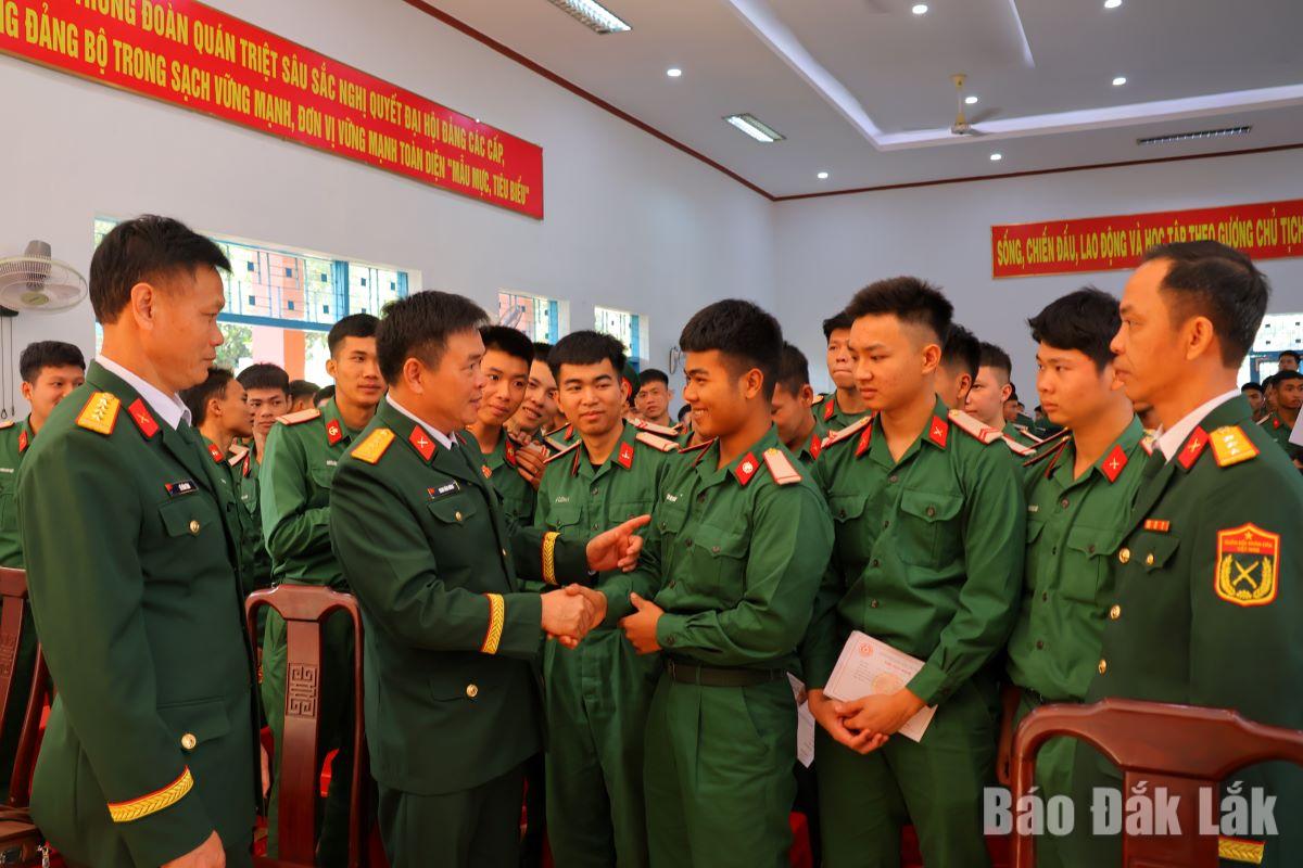 Đắk Lắk tiễn 552 quân nhân xuất ngũ trở về địa phương