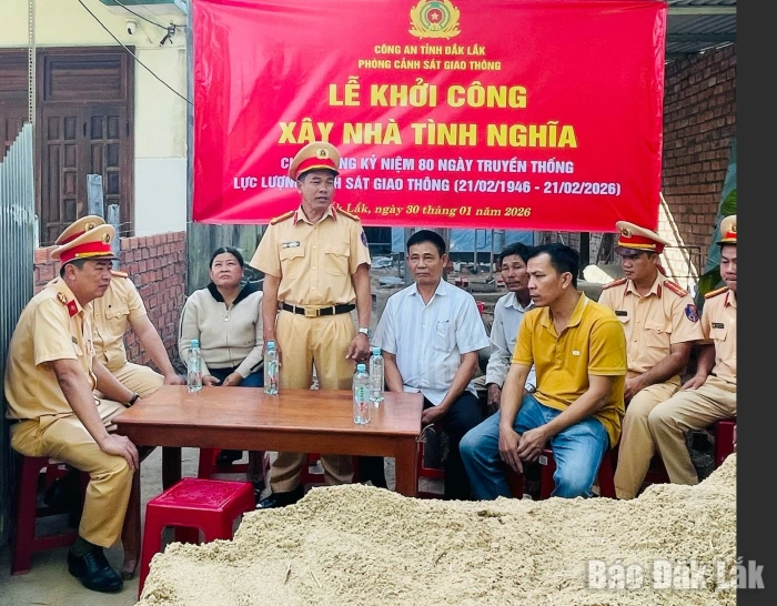 Khởi công xây nhà tình nghĩa nhân 80 năm ngày truyền thống lực lượng CSGT