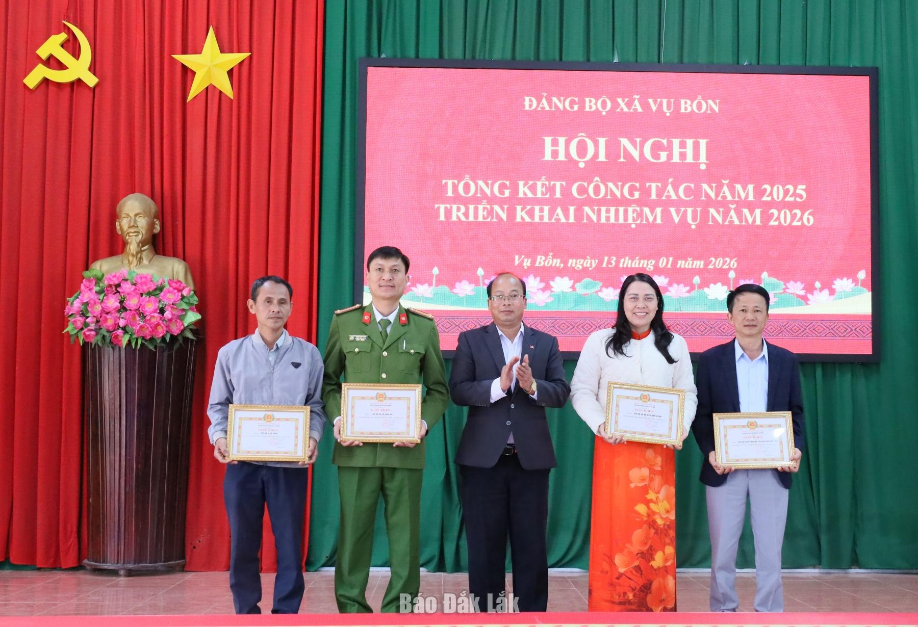 Đảng bộ xã Vụ Bổn: Phấn đấu chuyển đổi số, cải cách hành chính toàn diện trên các lĩnh vực