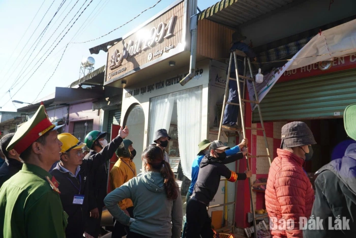 Pơng Drang ra quân xử lý các điểm kinh doanh tự phát