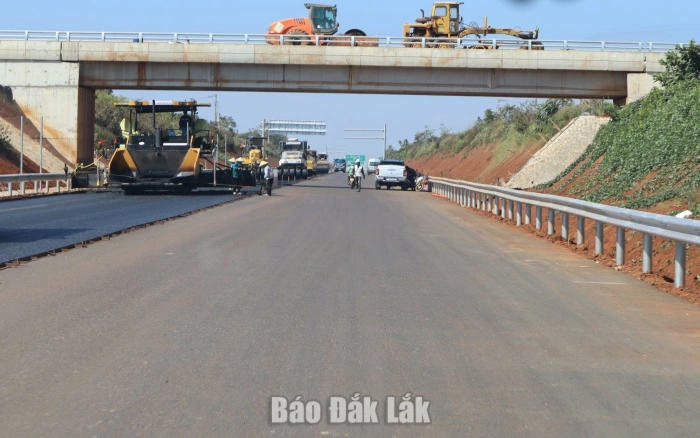 Khẩn trương hoàn thiện các hạng mục còn lại Dự án thành phần 3 cao tốc Khánh Hòa – Buôn Ma Thuột