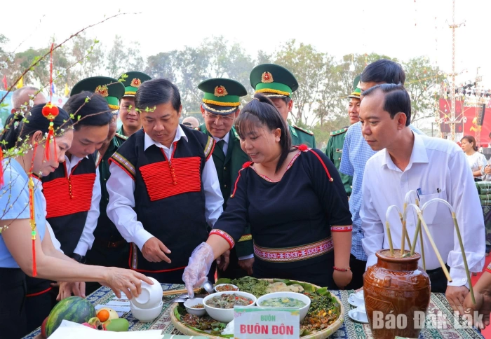 Xuân sẻ chia - nền tảng nhân văn bồi đắp đồng thuận xã hội