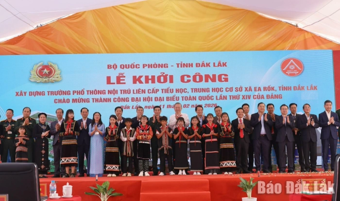 Thắp sáng con đường tri thức ở miền biên viễn Ea Rốk