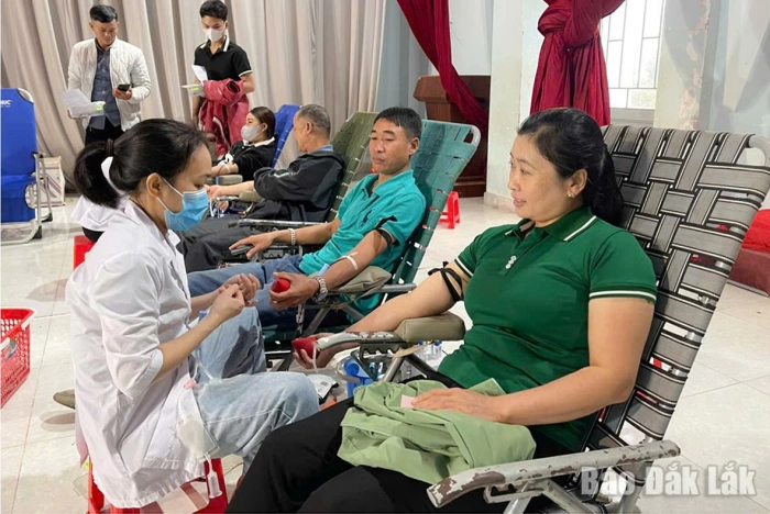 Tiếp nhận 383 đơn vị máu tại Ngày hội hiến máu tình nguyện Xuân hồng