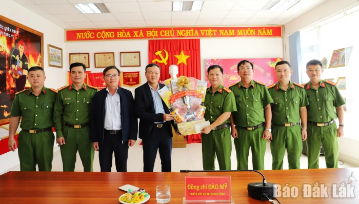 Phó Chủ tịch UBND tỉnh Đào Mỹ thăm, chúc Tết lực lượng Công an nhân dịp Xuân Bính Ngọ 2026